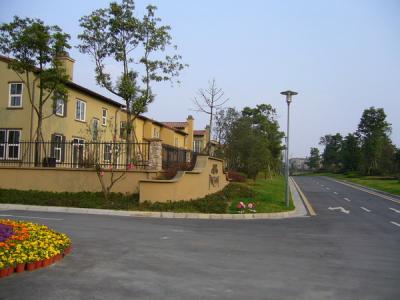 麓山国际社区（看图远不如实景）